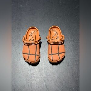 Girls Size 3 Crocs Basketball Slip On Shoes